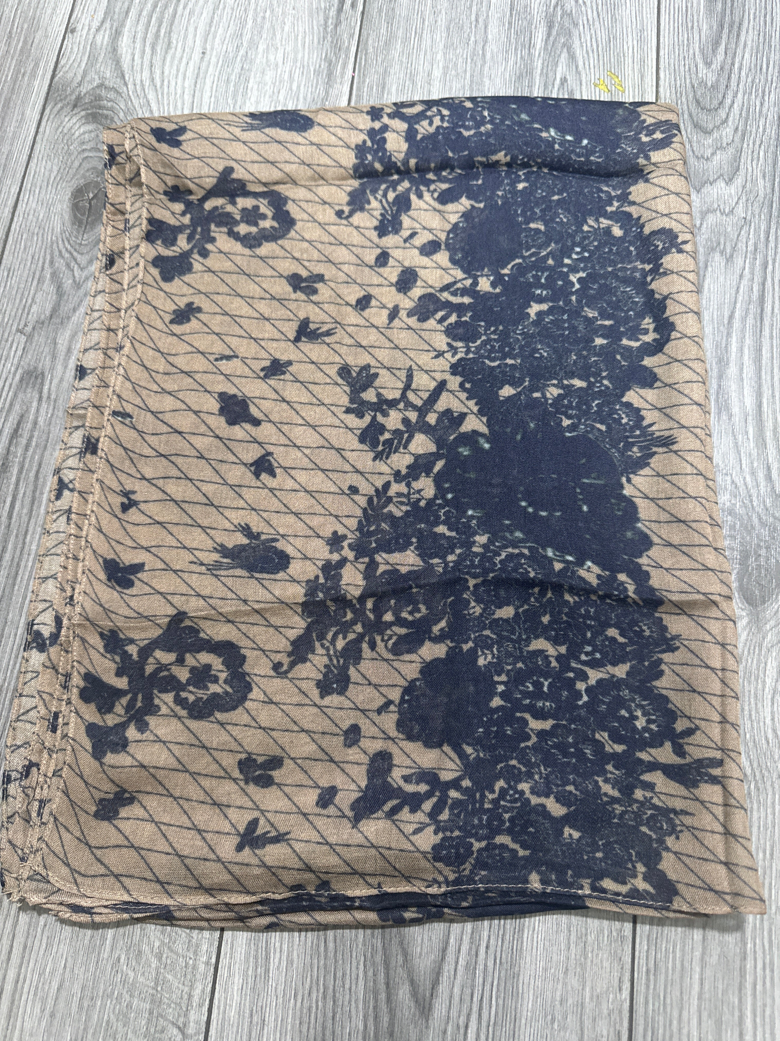 Elegant Chantilly Lace Modal Hijab – Soft, Stylish & Lightweight